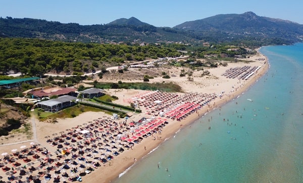 banana-strand-zakynthos-watersporten-mooi