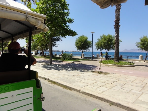 kos-stad-vervoer-treintje-vakantie-boeken