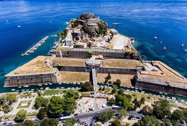 corfu-hoofdstad-kerkyra-bezienswaardigheden-zien