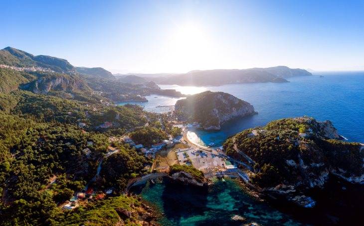 stranden-paleokastritsa-corfu